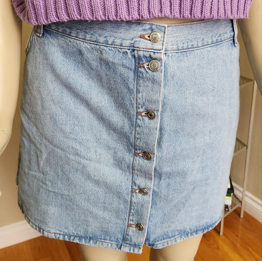 BUTTON FRONT MINI SKIRT